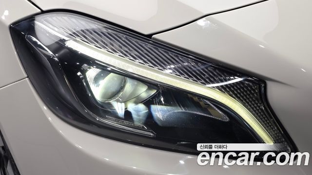 Mercedes-Benz A-Class 2018 — photo 8
