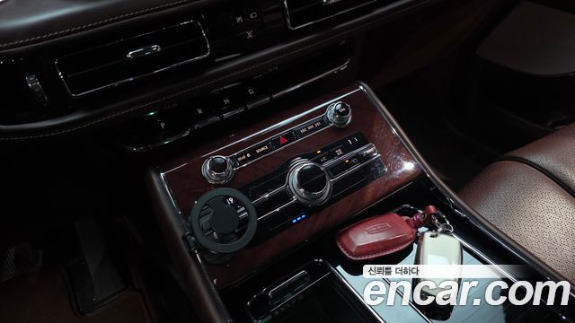 Lincoln Aviator 2020 — photo 12
