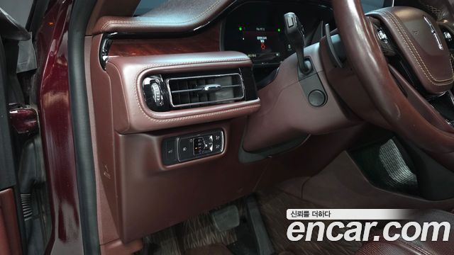 Lincoln Aviator 2020 — photo 19