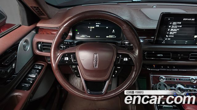 Lincoln Aviator 2020 — photo 20