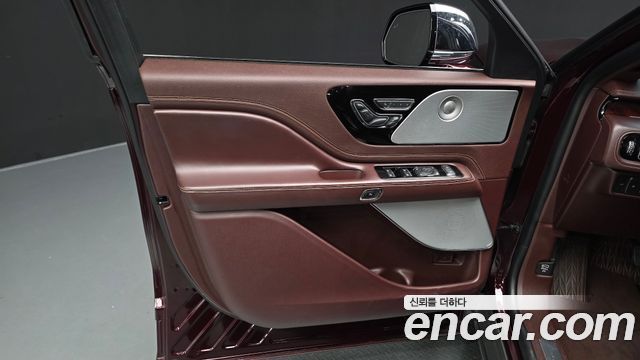 Lincoln Aviator 2020 — photo 14