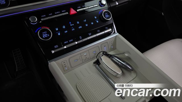 Hyundai Santafe 2025 — photo 24