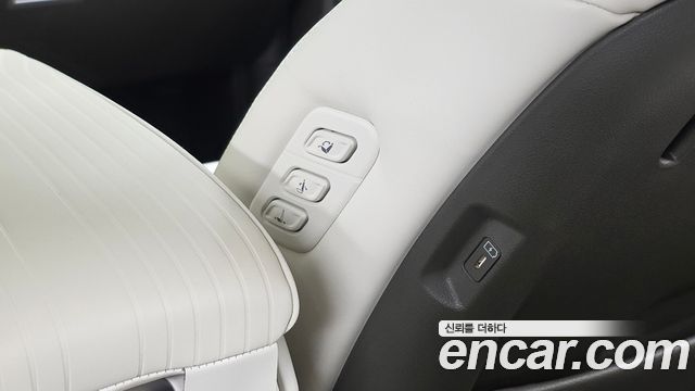 Hyundai Santafe 2025 — photo 31
