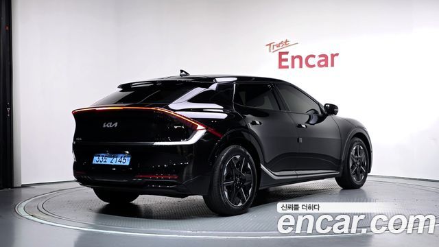 Kia EV6 2026 — photo 2