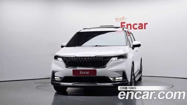 Kia Canival 2023 — photo 3