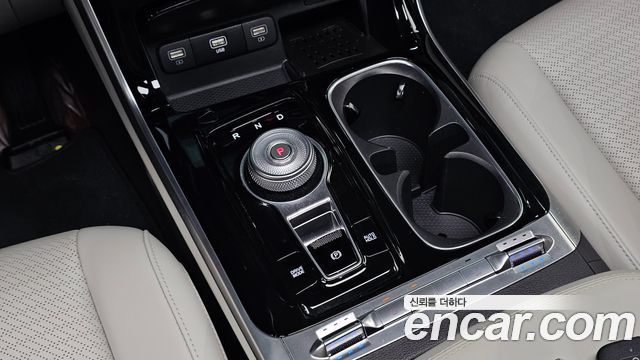 Kia Canival 2023 — photo 12