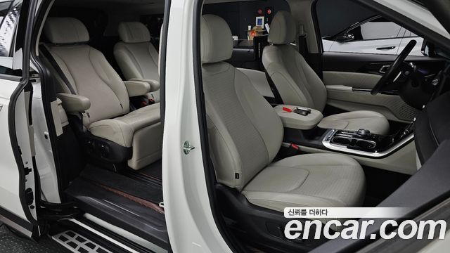 Kia Canival 2023 — photo 17