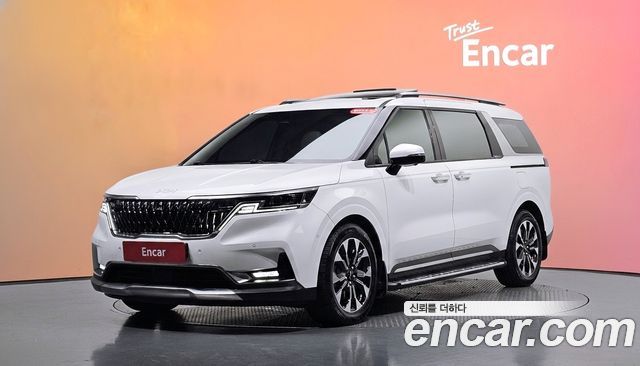 Kia Canival 2023 — photo 1