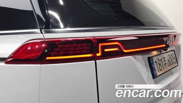 Kia Canival 2023 — photo 9