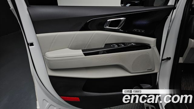 Kia Canival 2023 — photo 14