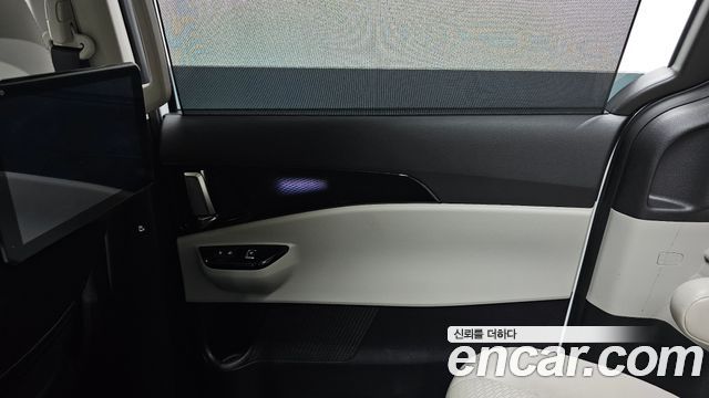 Kia Canival 2023 — photo 15