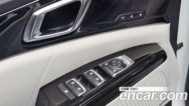 Kia Canival 2023 — photo 28