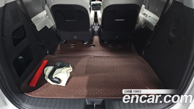 Kia Canival 2023 — photo 35
