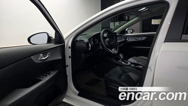 Kia K3 2023 — photo 13