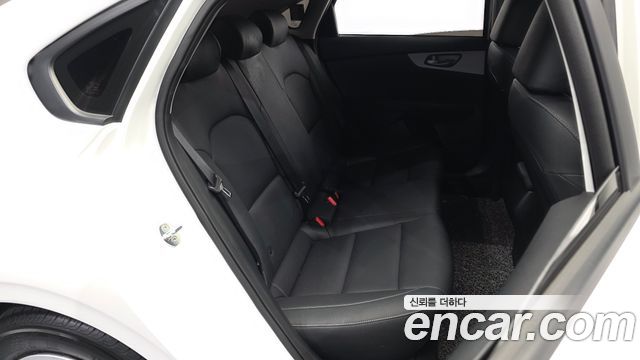 Kia K3 2023 — photo 18
