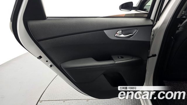 Kia K3 2023 — photo 15