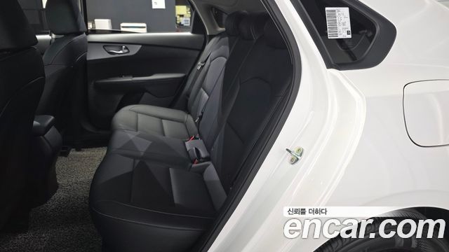 Kia K3 2023 — photo 16