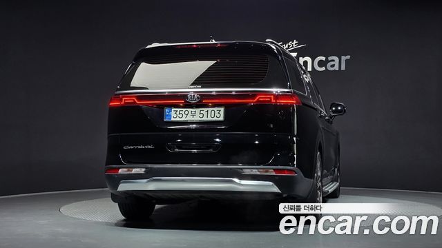 Kia Canival 2021 — photo 4