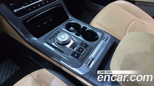 Kia Canival 2021 — photo 9