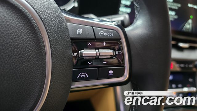 Kia Canival 2021 — photo 16