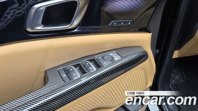 Kia Canival 2021 — photo 17