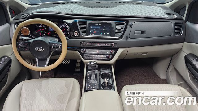 Kia Canival 2016 — photo 7