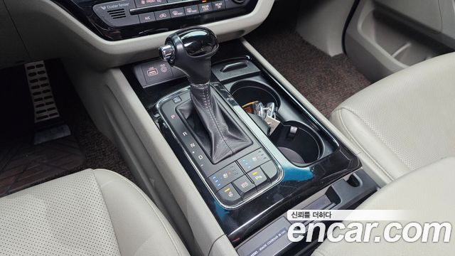 Kia Canival 2016 — photo 9