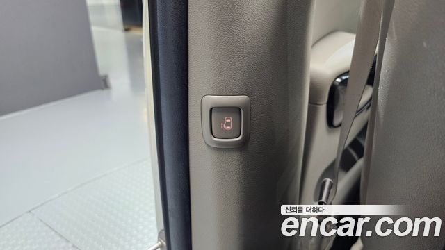 Kia Canival 2016 — photo 18