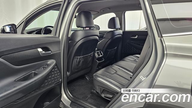 Hyundai Santafe 2019 — photo 18