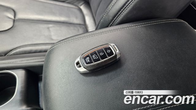 Hyundai Santafe 2019 — photo 21