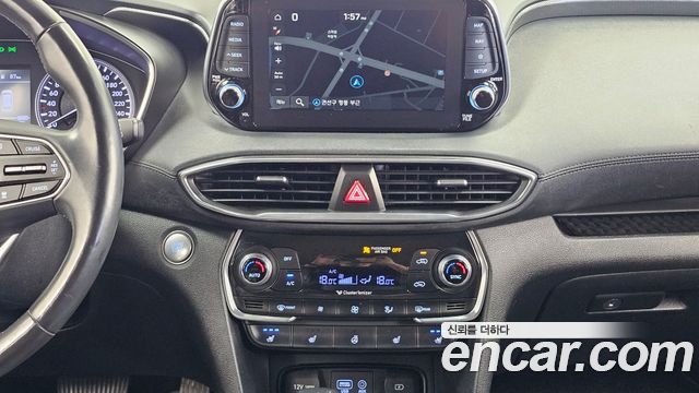 Hyundai Santafe 2019 — photo 24