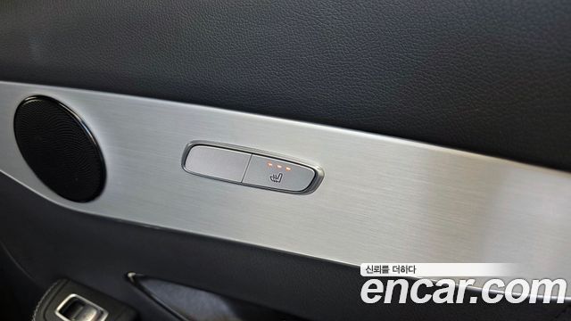 Mercedes-Benz GLC-Class 2021 — photo 24