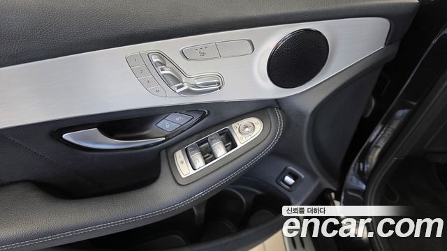 Mercedes-Benz GLC-Class 2021 — photo 28