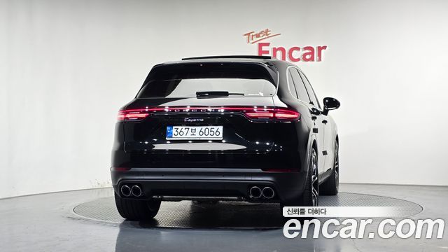 Porsche Cayenne 2023 — photo 4