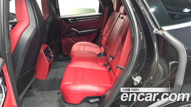 Porsche Cayenne 2023 — photo 11