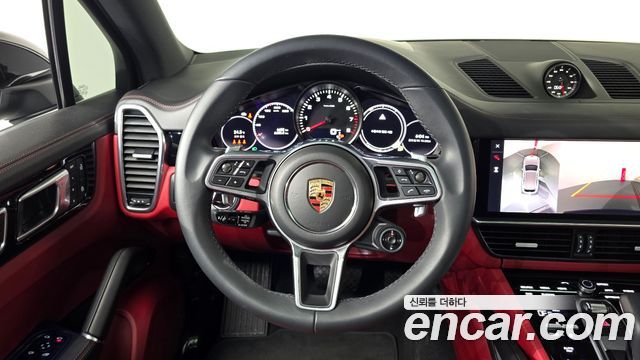 Porsche Cayenne 2023 — photo 13