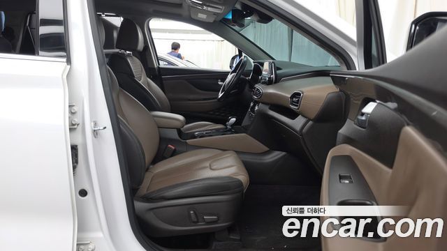 Hyundai Santafe 2019 — photo 17