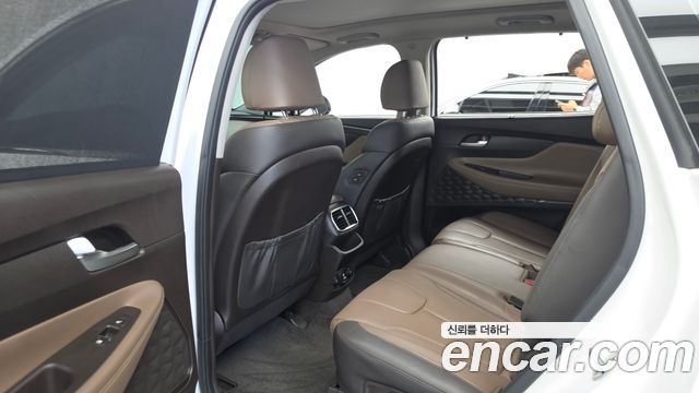 Hyundai Santafe 2019 — photo 16