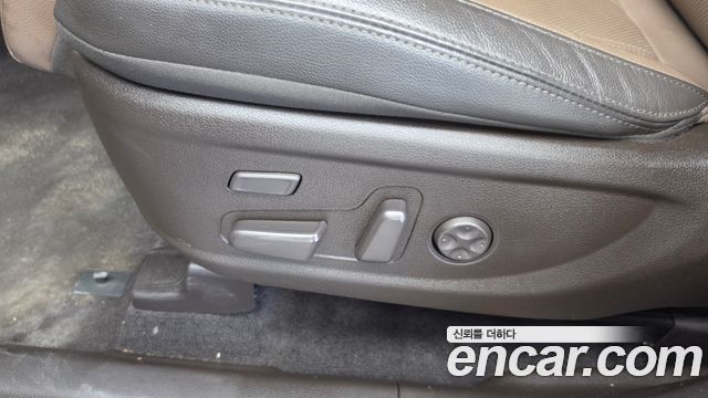 Hyundai Santafe 2019 — photo 31