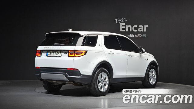Land Rover Discovery Sport 2021 — photo 2