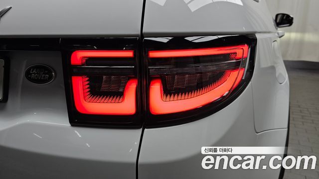 Land Rover Discovery Sport 2021 — photo 9