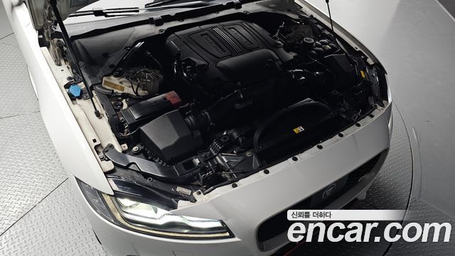 Jaguar XF 2017 — photo 6