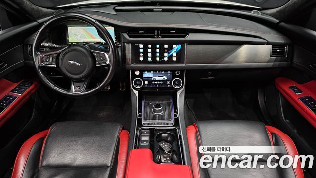 Jaguar XF 2017 — photo 7