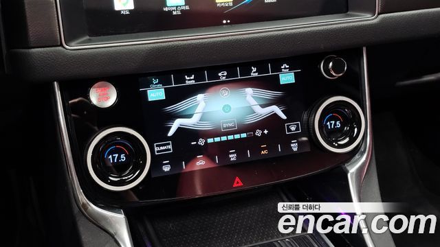 Jaguar XF 2017 — photo 16