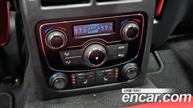 Jaguar XF 2017 — photo 18