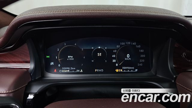Lincoln Aviator 2021 — photo 11