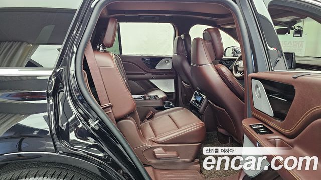 Lincoln Aviator 2021 — photo 17