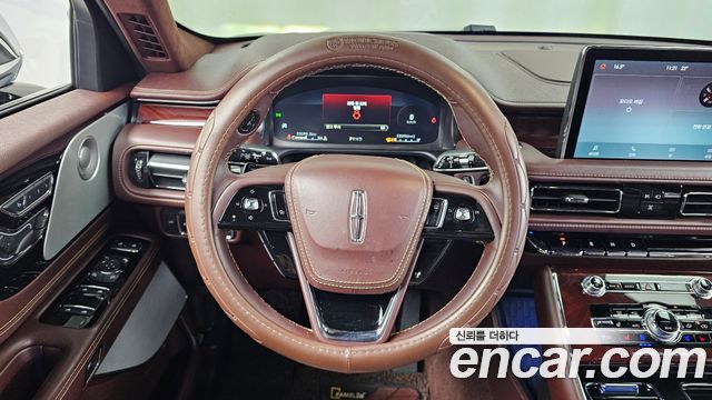 Lincoln Aviator 2021 — photo 19