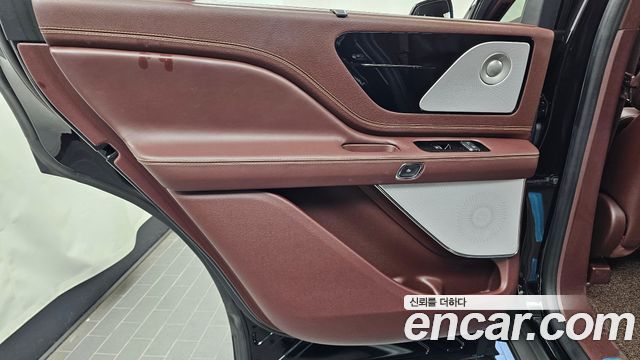 Lincoln Aviator 2021 — photo 15