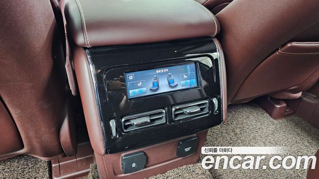 Lincoln Aviator 2021 — photo 31